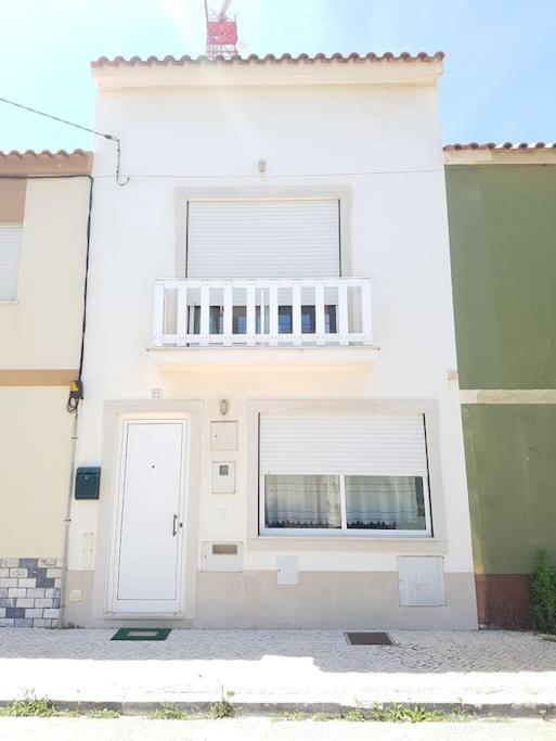 Marinha das Ondas Casa De Praia Acolhedora/ Cosy Beach House מראה חיצוני תמונה